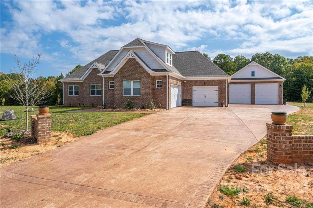 128 Woodward Way - Photo 1
