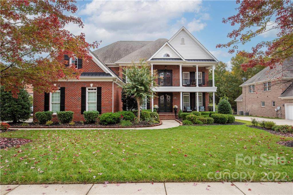 6705 Wesley Glen Drive - Photo 1