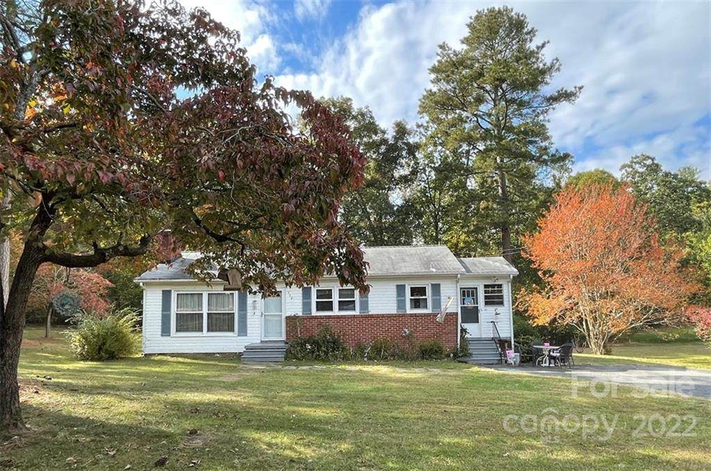 304 Blackwell Street - Photo 1