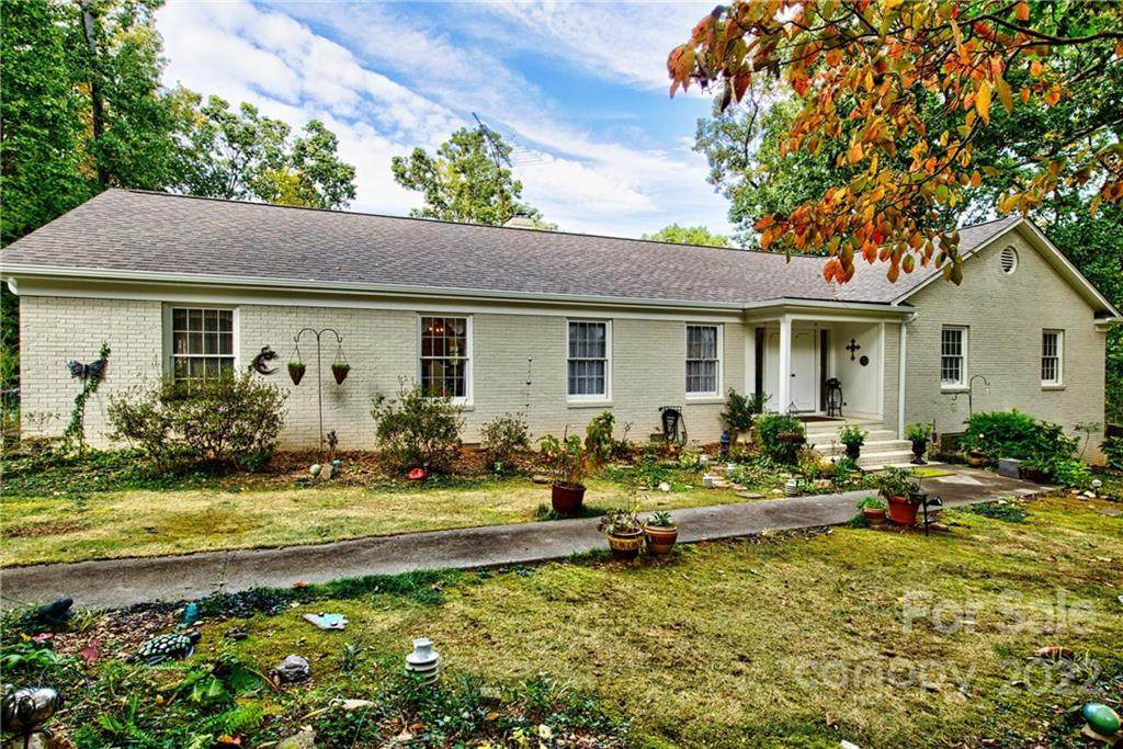 966 Hampton Place - Photo 1