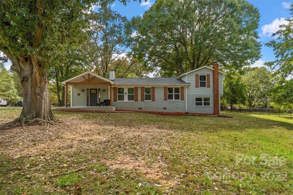 1631 Lawrence Road - Photo 1