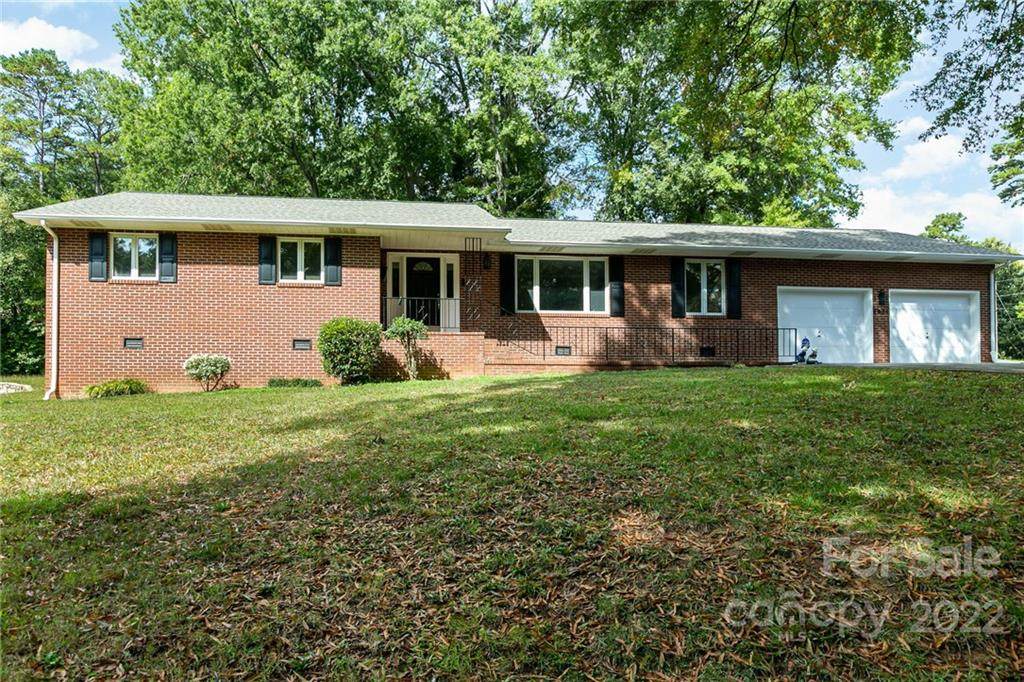 1001 Paramount Circle - Photo 1