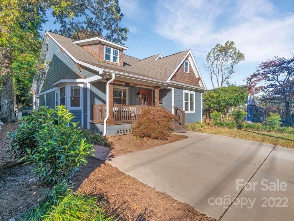 912 Essex Street - Photo 1