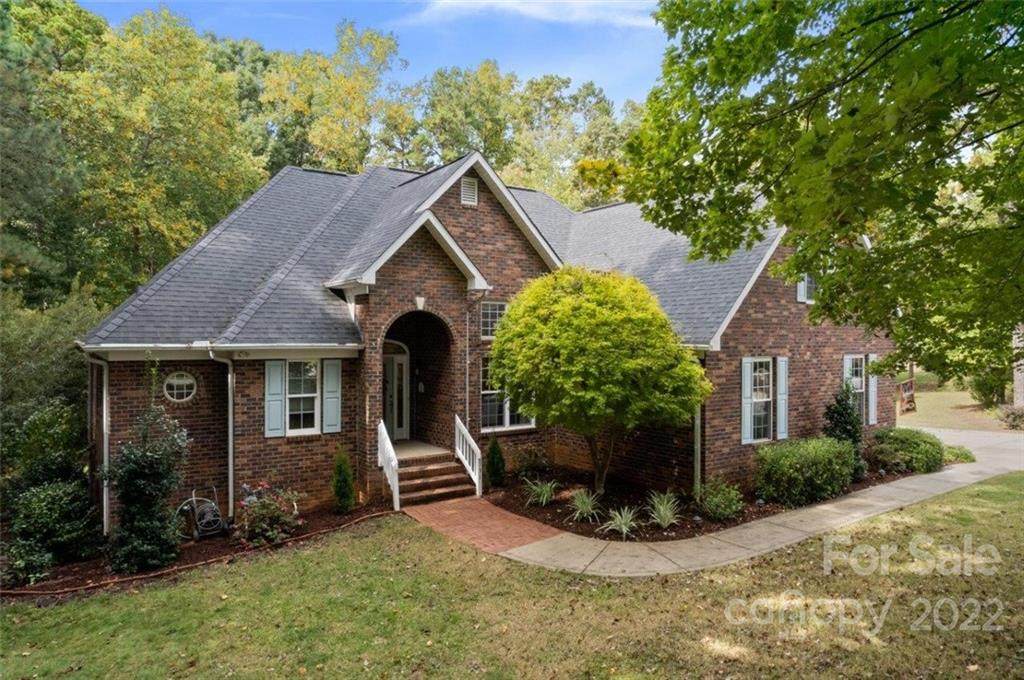 131 Digh Circle - Photo 1