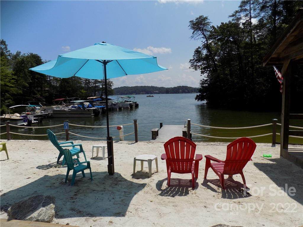 149 Pine Tree Court - Photo 1