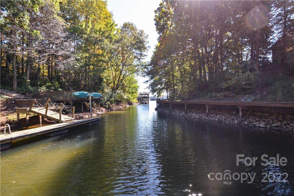 3900 Longview Cove - Photo 1