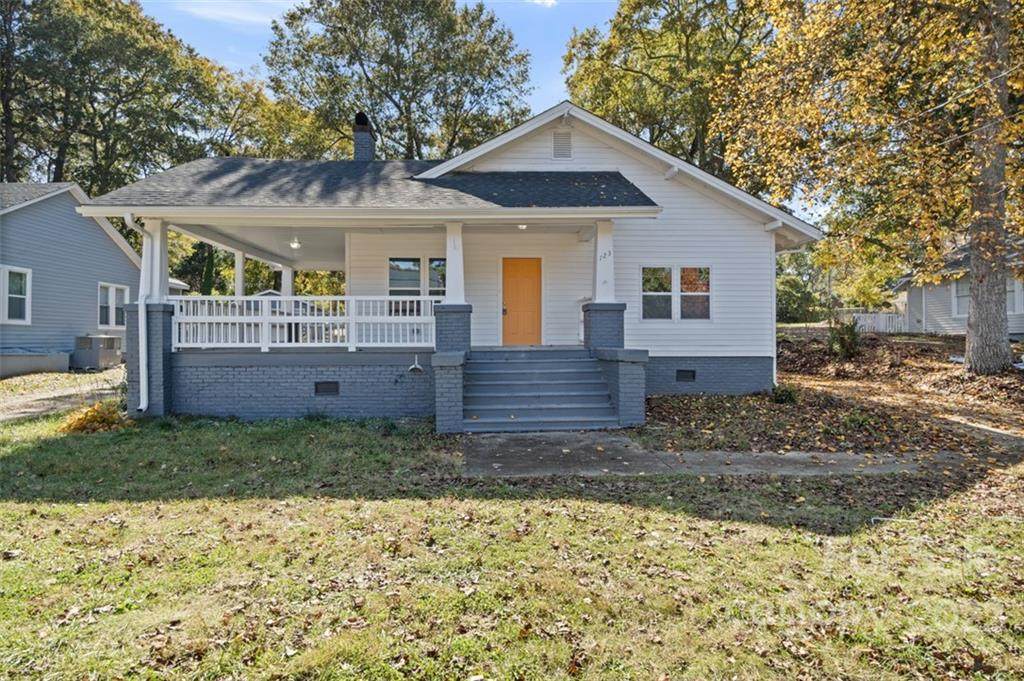 723 Marion Street - Photo 1