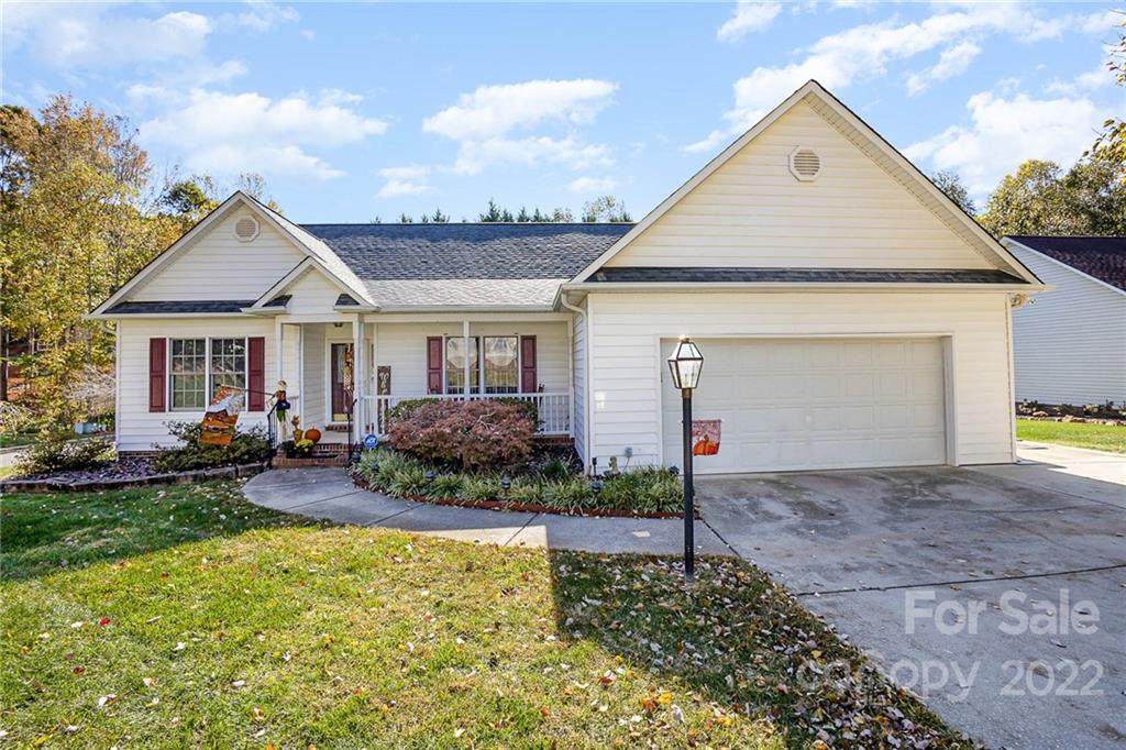 201 Bennington Drive - Photo 1