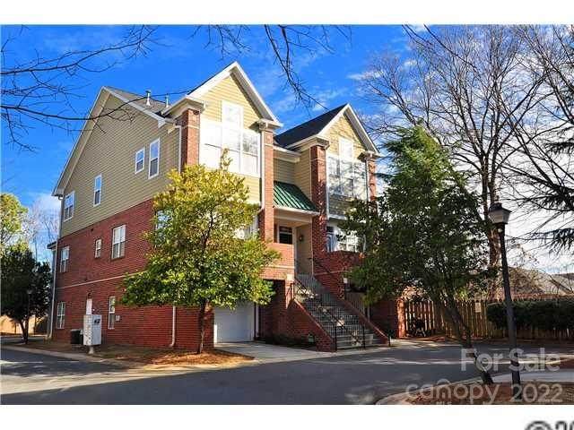 1515 Ranlo Avenue - Photo 1