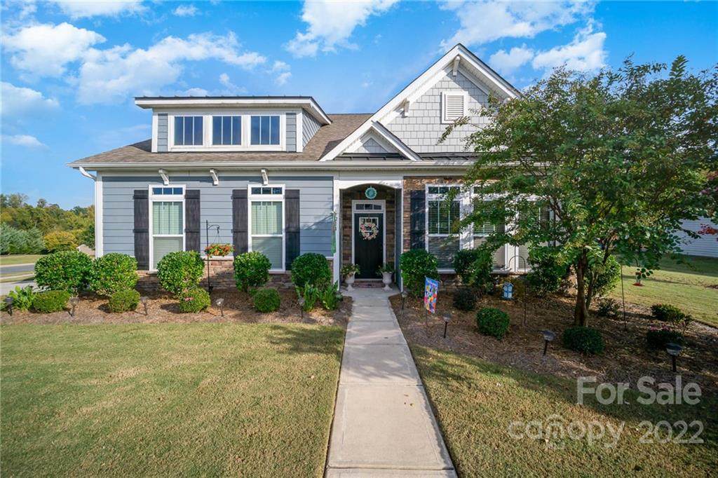 214 Hunters Hill Drive - Photo 1