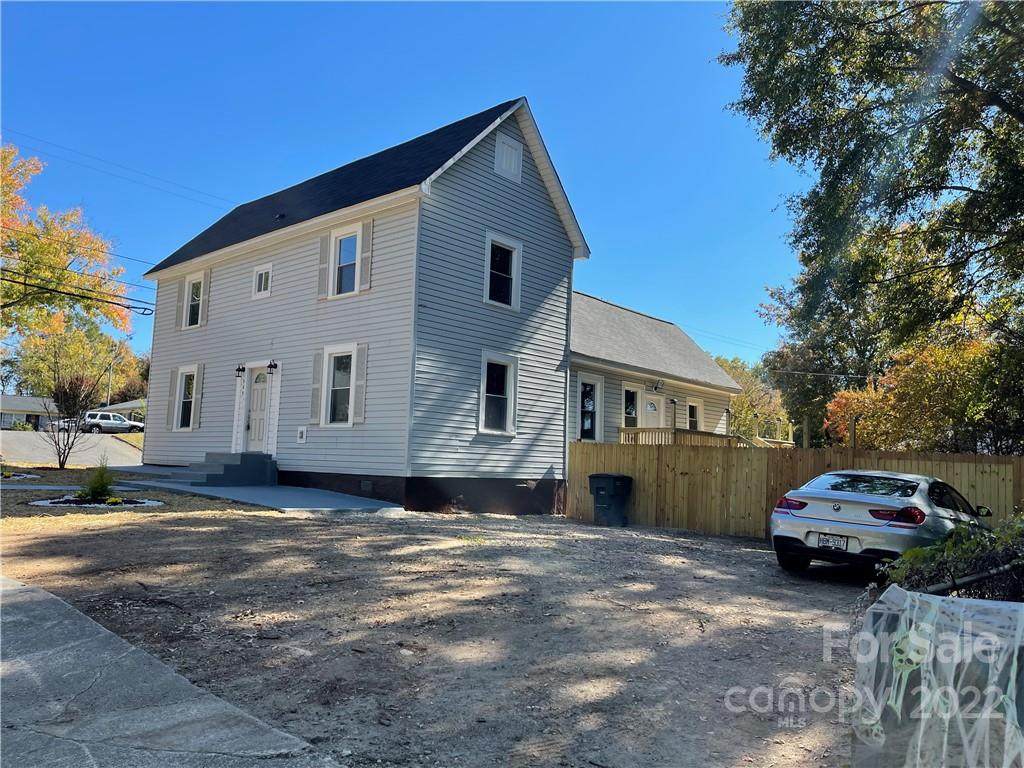 909 3rd Avenue - Photo 1