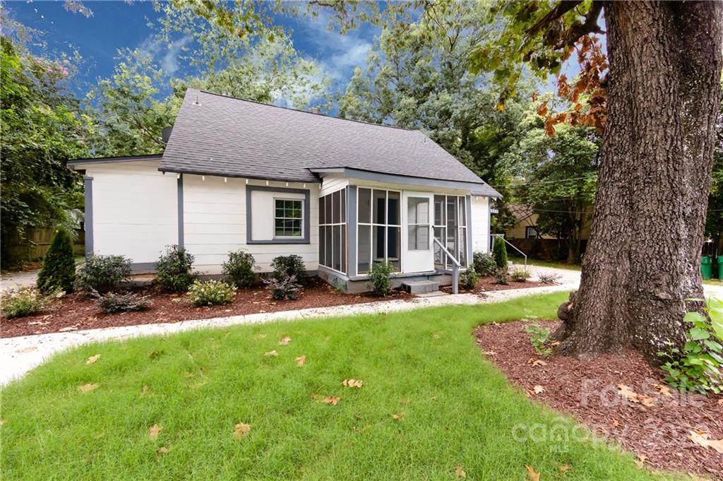 922 Academy Street - Photo 1