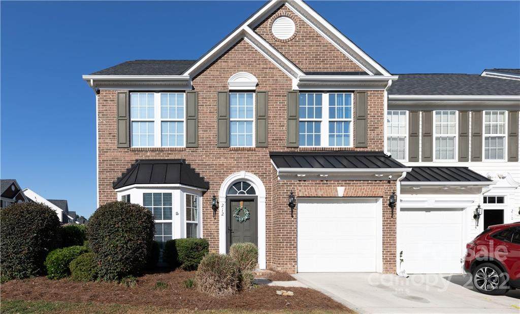 212 Horizon Circle - Photo 1