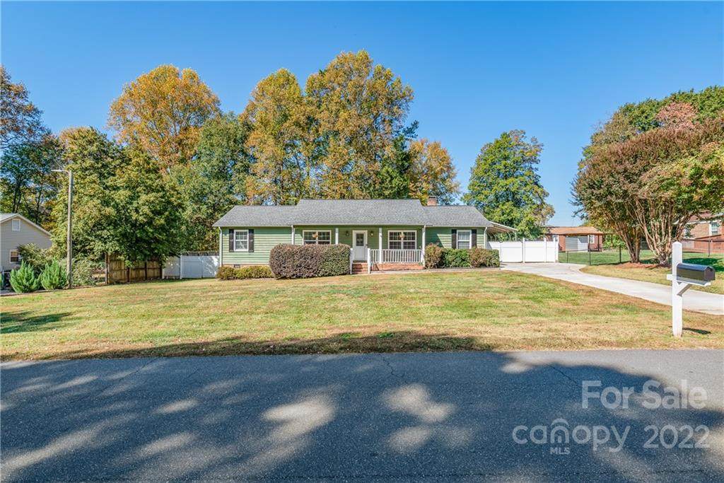 104 Country Lane - Photo 1