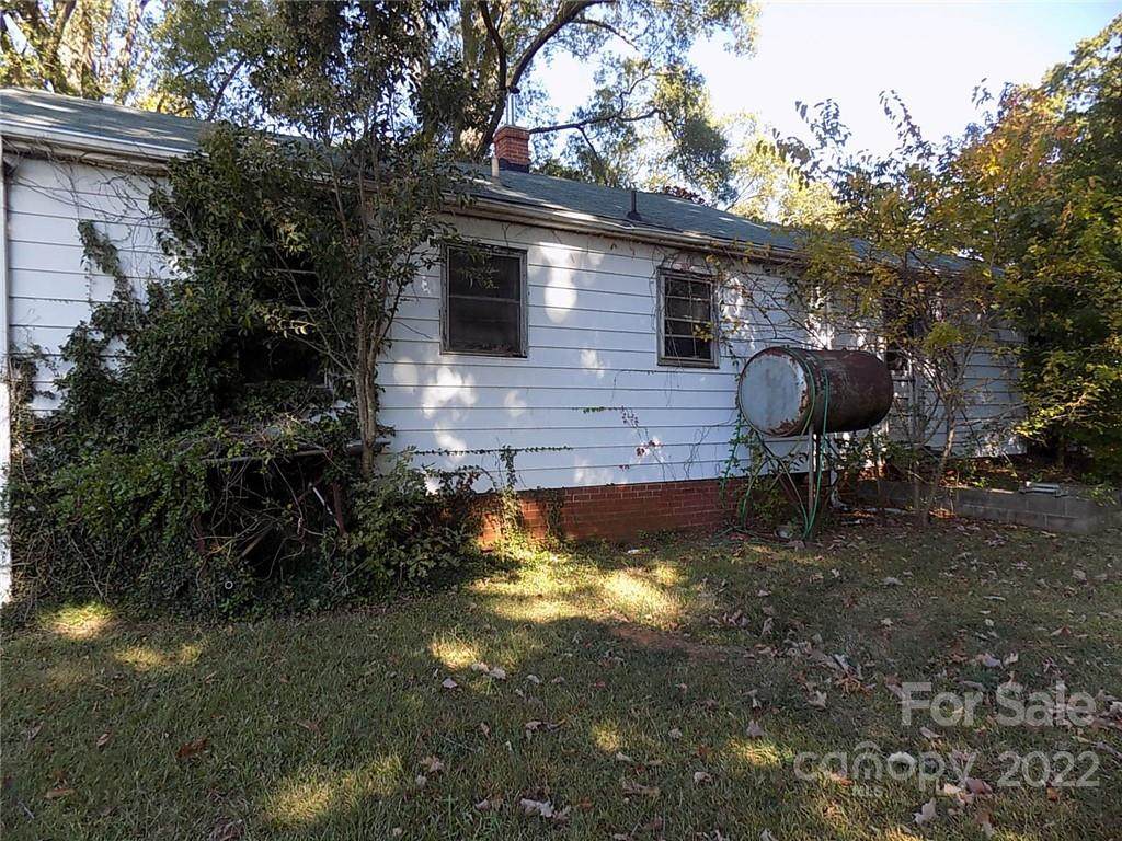 204 Oak Street - Photo 1