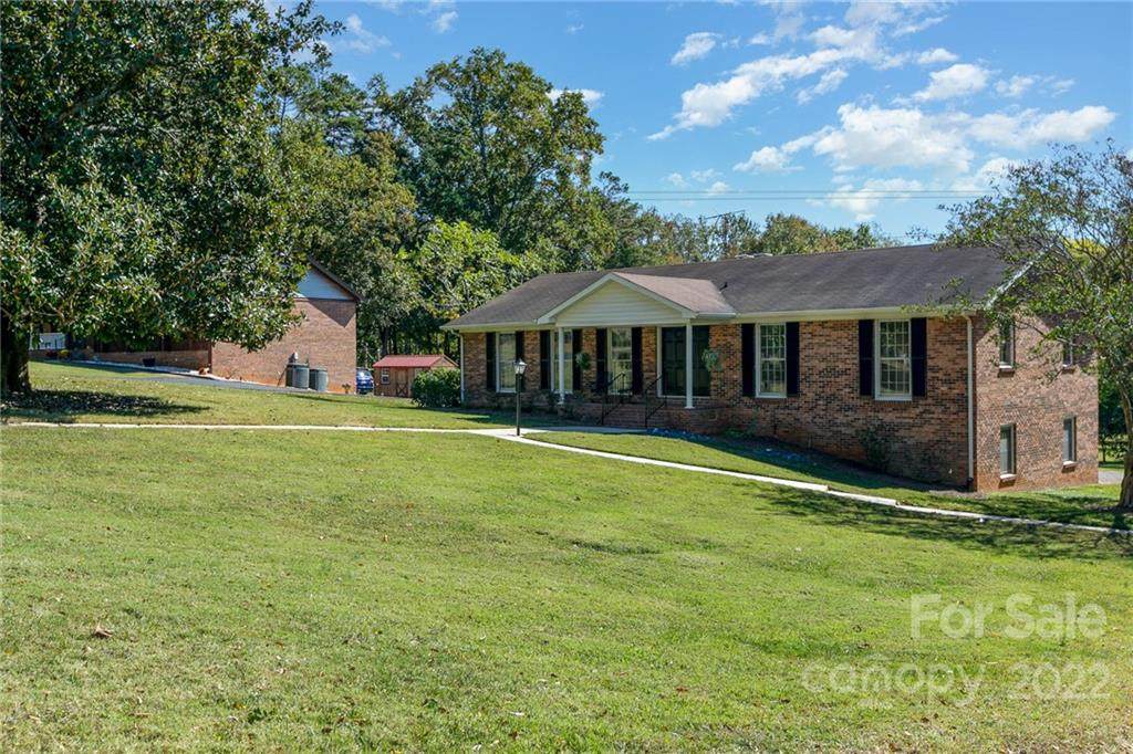 6912 Pine Lake Lane - Photo 1