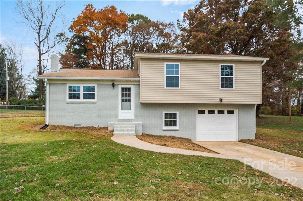 169 Mapleleaf Road - Photo 1