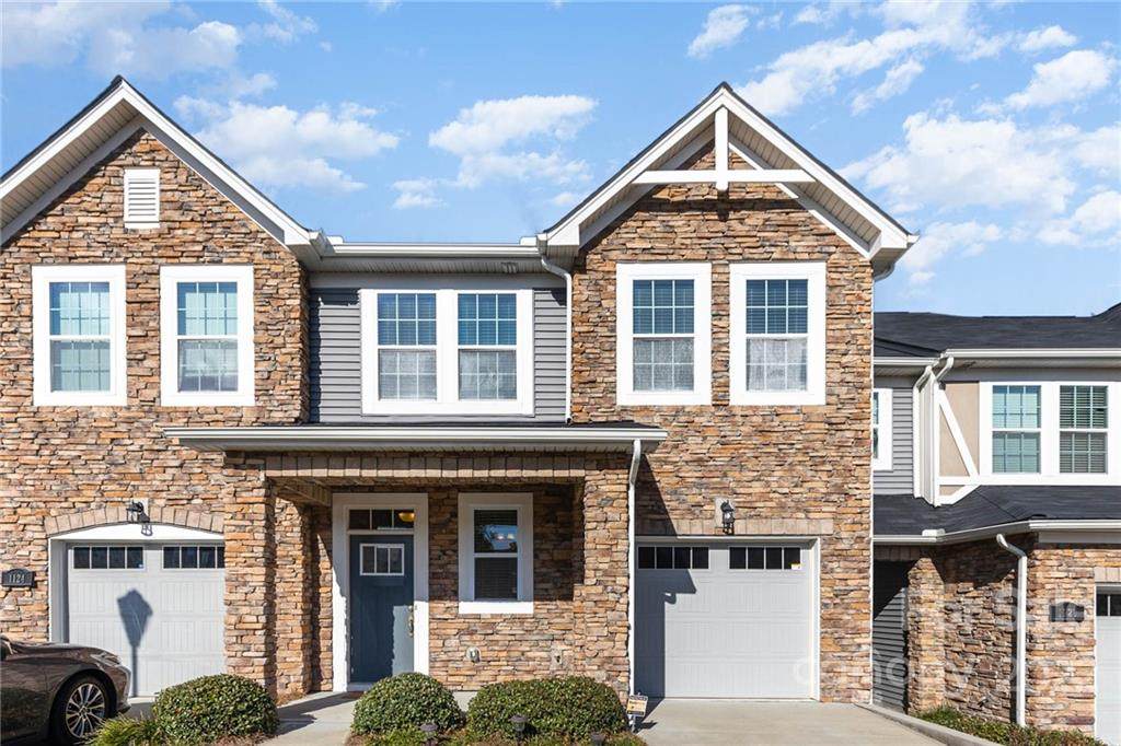 1122 Roderick Drive - Photo 1