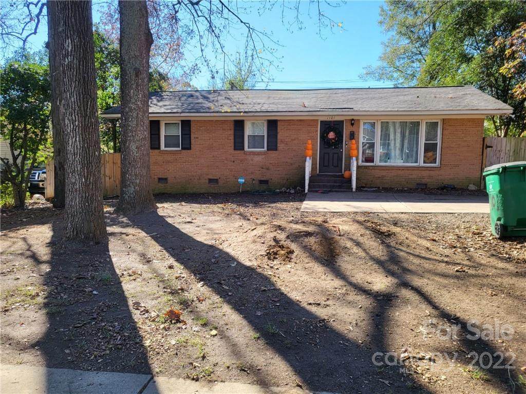 1101 Pondella Drive - Photo 1
