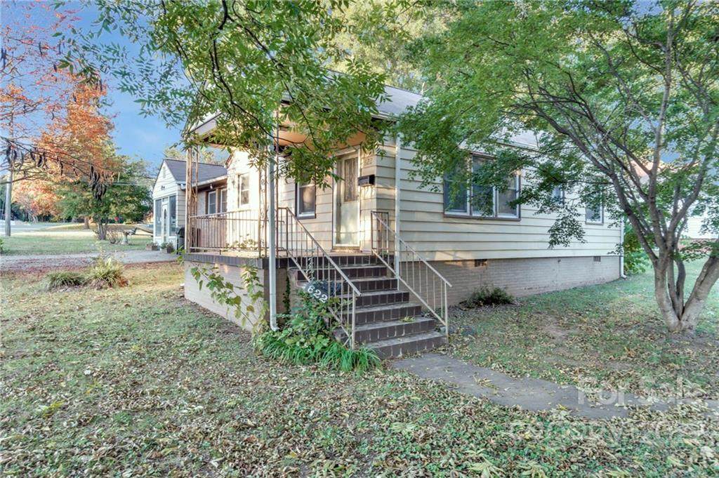 622 Meadowbrook Road - Photo 1