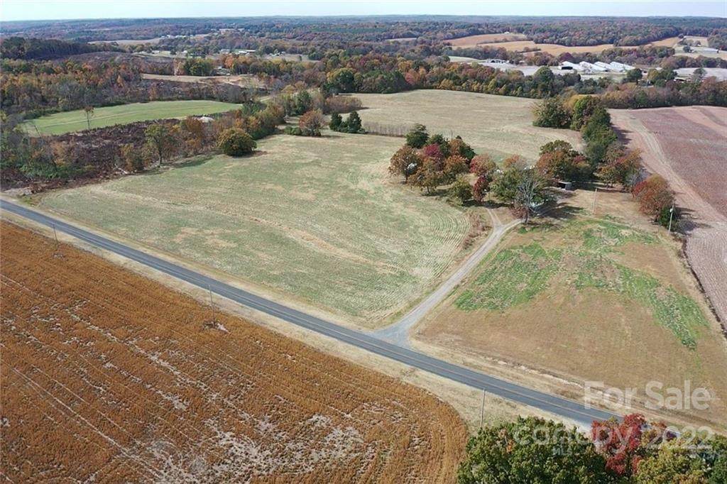 36103 Vick Road - Photo 1