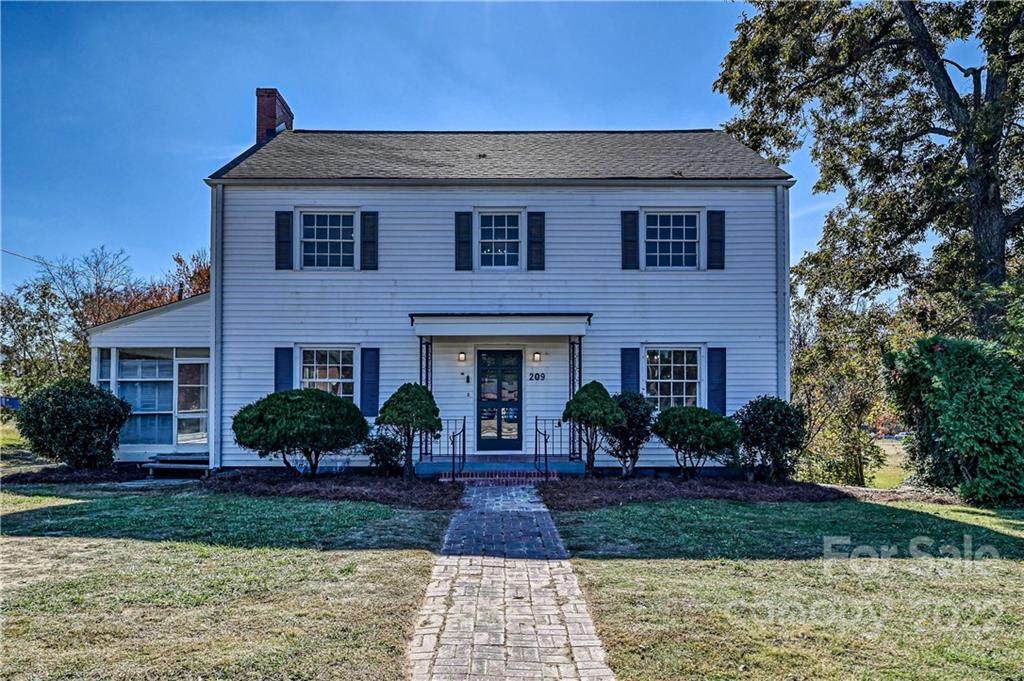 209 Spring Street - Photo 1