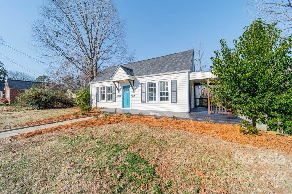 51 Hillcrest Avenue - Photo 1
