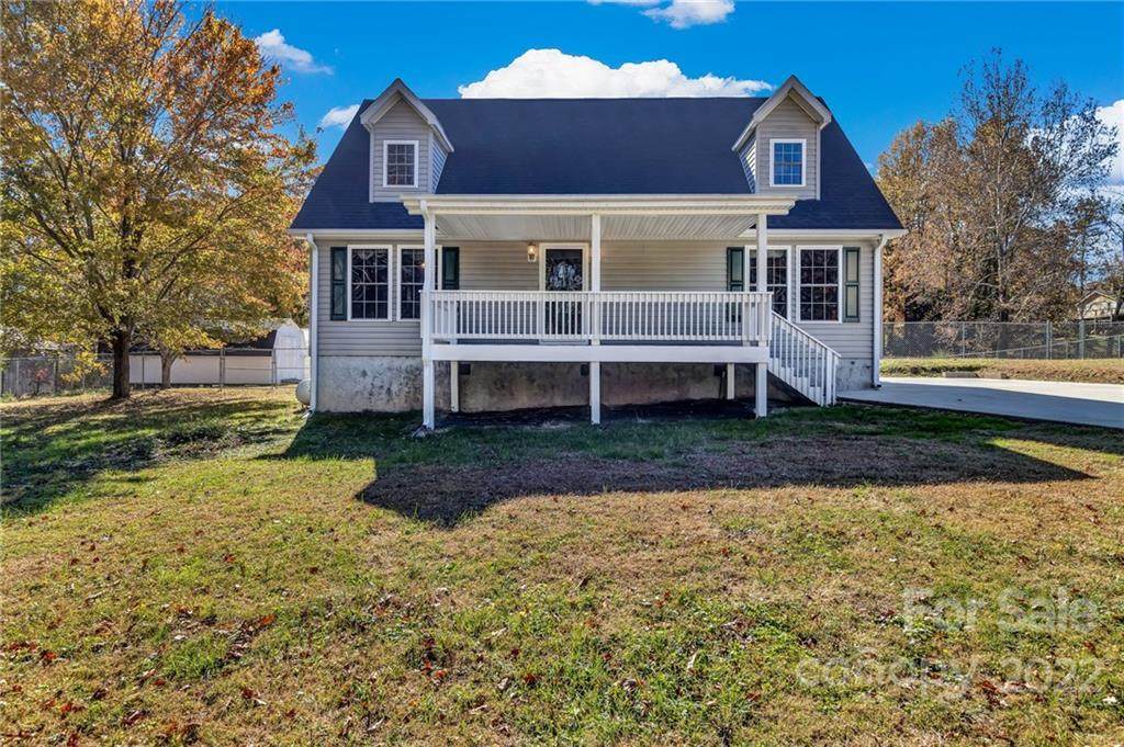 121 Mapleton Drive - Photo 1