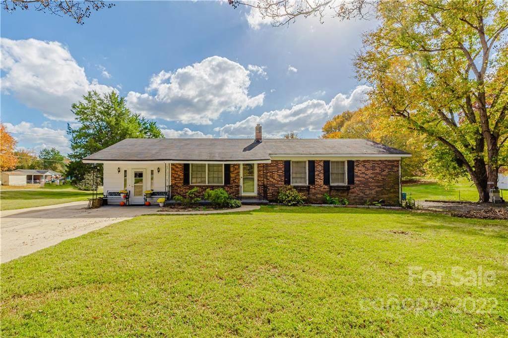 2422 Elizabeth Avenue - Photo 1