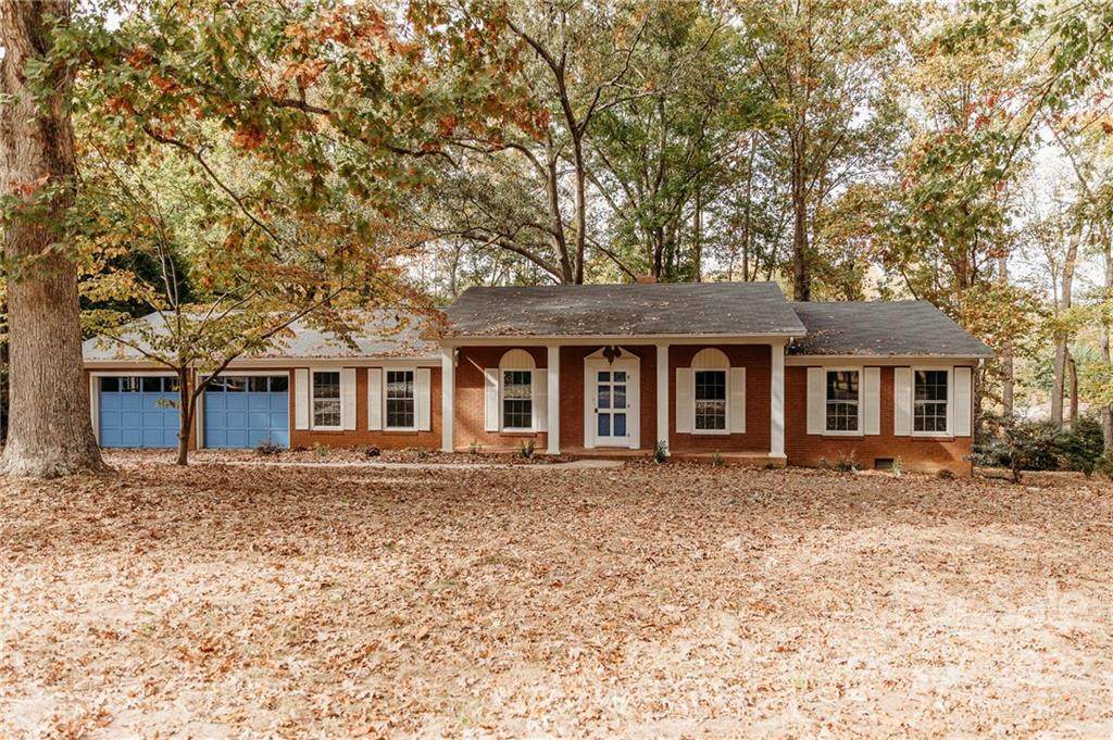 504 Valleyview Drive - Photo 1