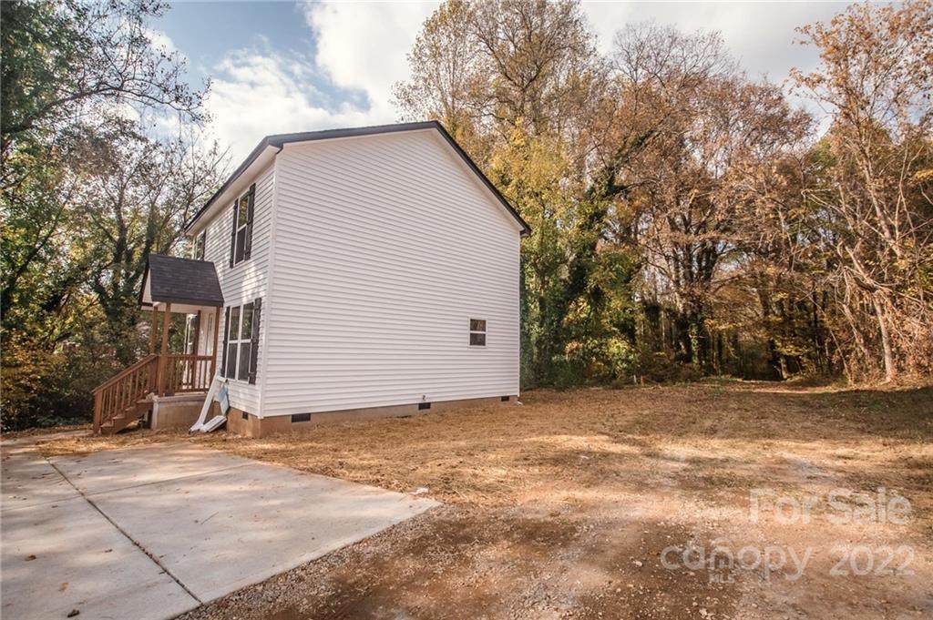 565 Westside Circle - Photo 1