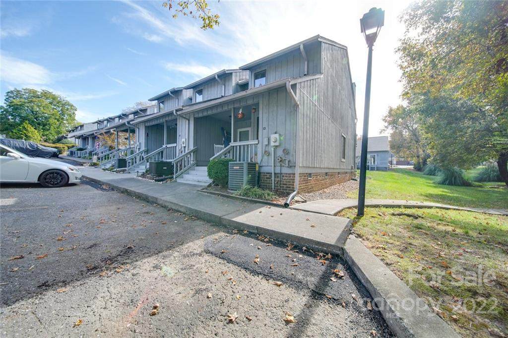 100 Willow Run - Photo 1