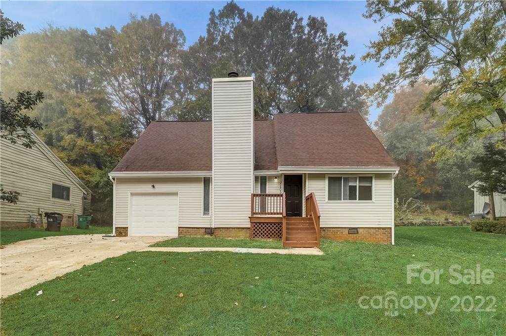 213 Oak Creek Drive - Photo 1
