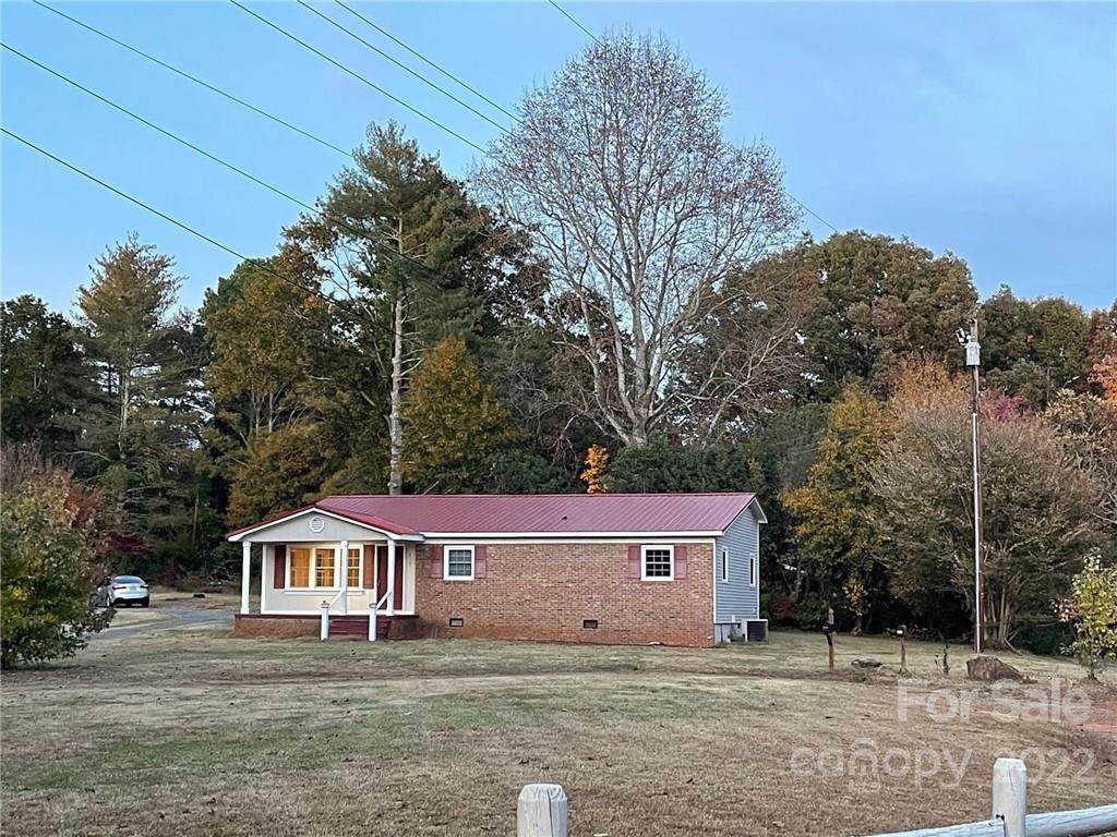 689 Whiteside Road - Photo 1