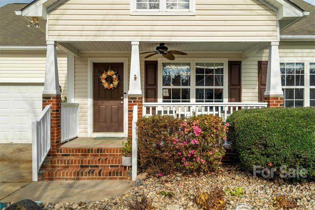 5022 Drake Pond Lane - Photo 1