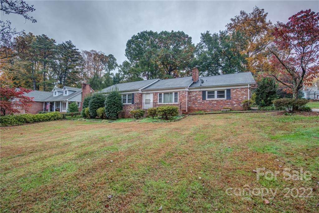 545 Eastwood Drive - Photo 1