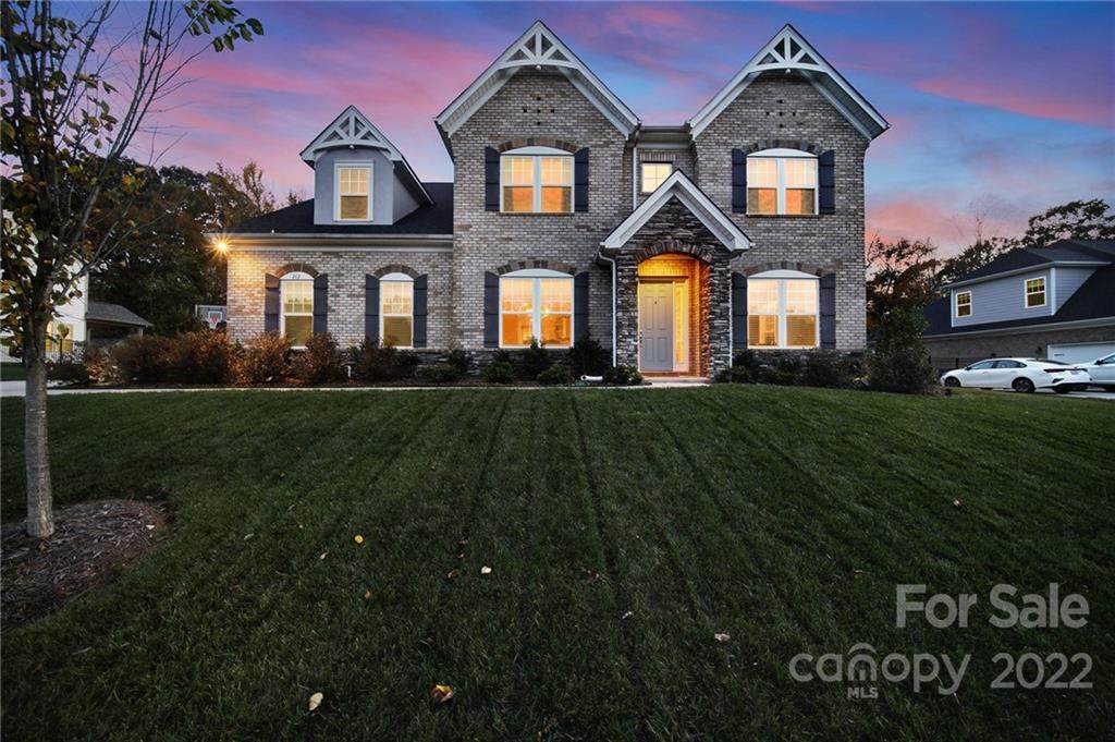 212 Hollyhock Drive - Photo 1
