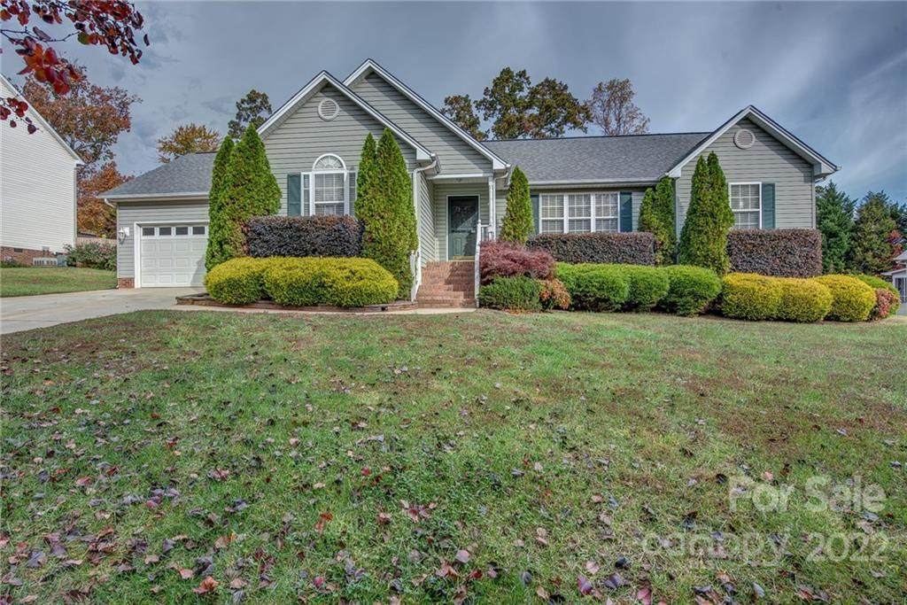 913 Brooklee Drive - Photo 1