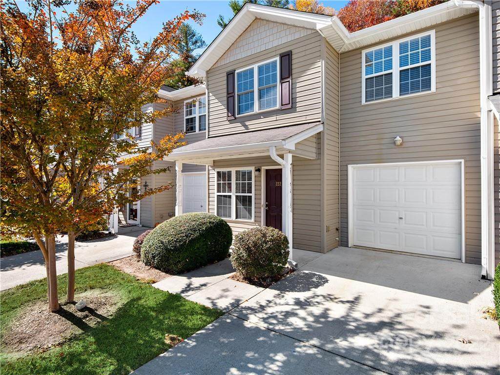 222 Farington Circle - Photo 1
