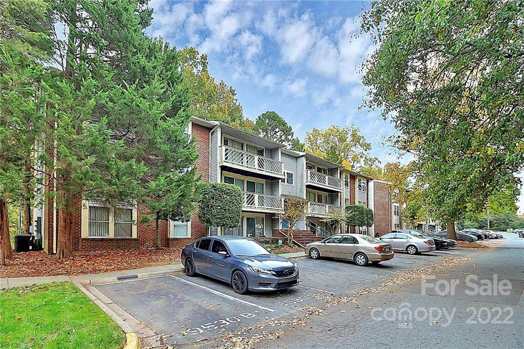 9530 Shannon Green Drive - Photo 1