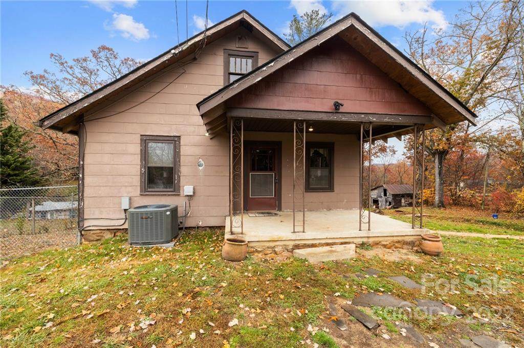25 Flat Top Mountain Road - Photo 1