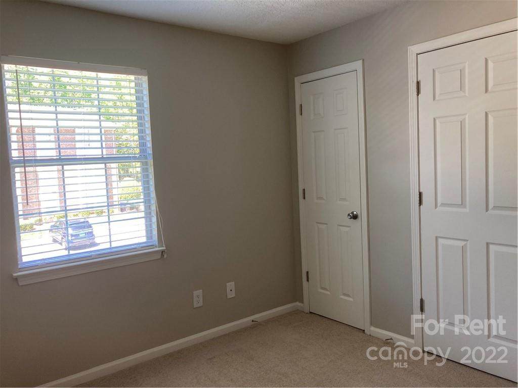 1638 Arlyn Circle - Photo 1