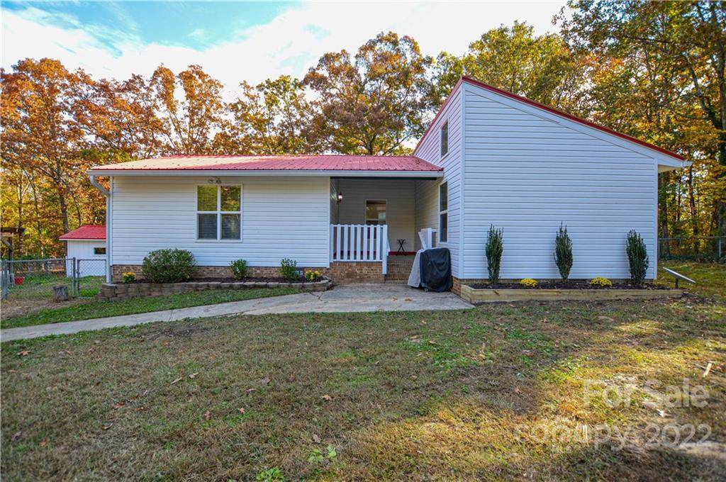 9521 Rollins Road - Photo 1