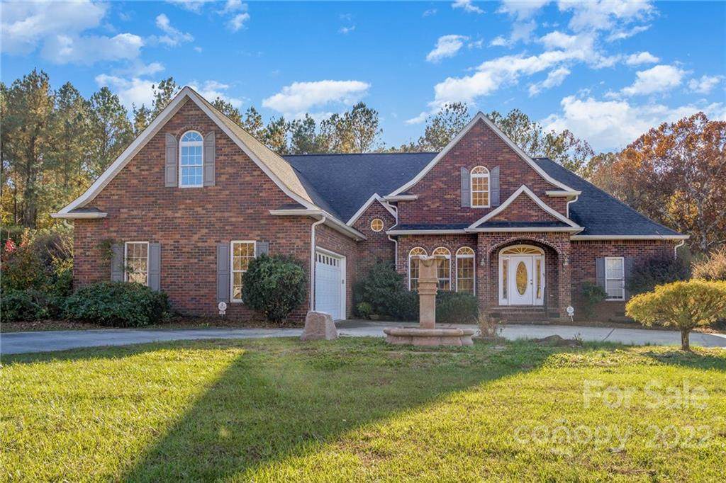 529 Steeple Chase Trail - Photo 1