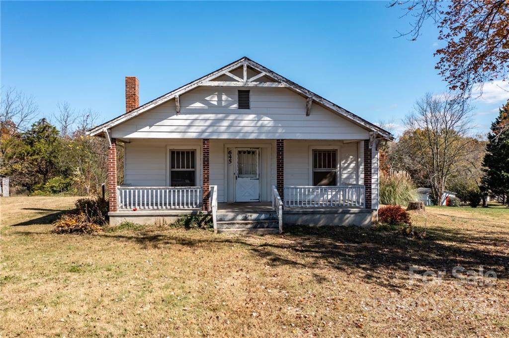 645 Hillcrest Street - Photo 1