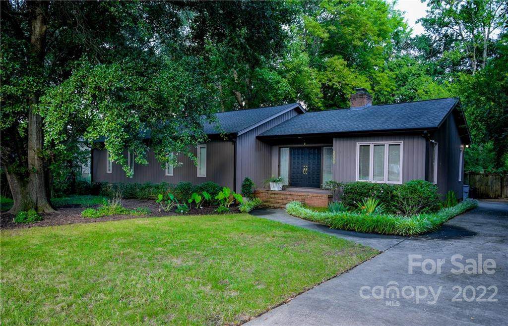 2008 Lynbridge Drive - Photo 1
