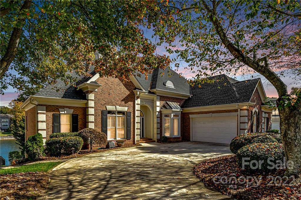 17813 Spinnakers Reach Drive - Photo 1