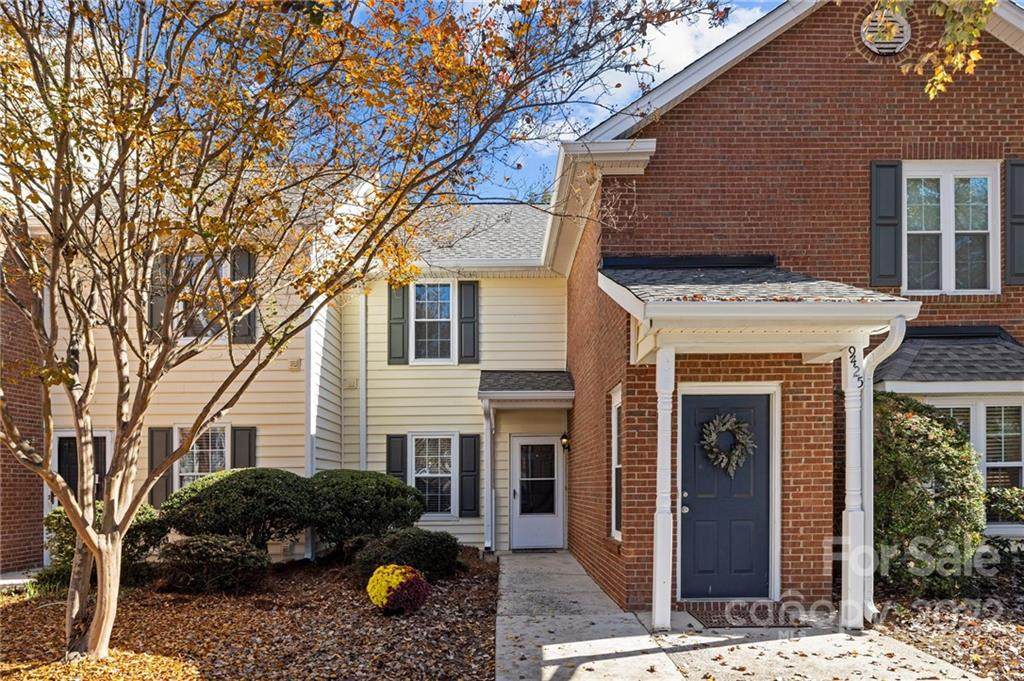9427 Vicksburg Park Court - Photo 1