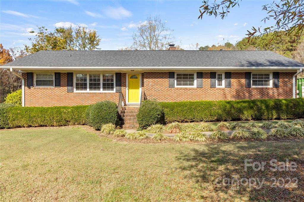 5715 Mt Holly Huntersville Road - Photo 1