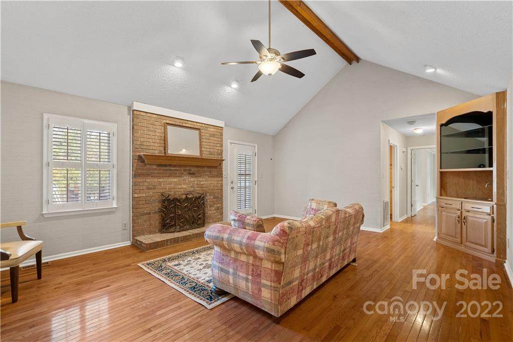 8400 Chestnut Oak Court - Photo 1